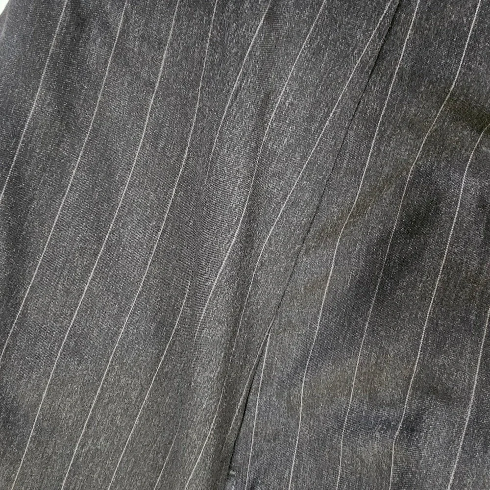 Jos A Bank Signature Collection Mens 39RG Charcoal Grey Pinstripe 100% Wool Suit